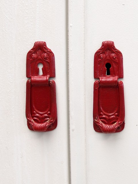 Schrank antik restauriert Bauernschrank Bauernmöbel weiß rot Massivholz Vintage Möbel