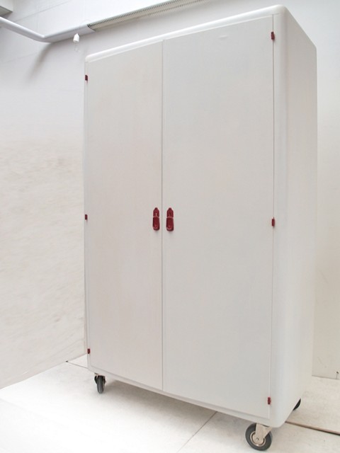 Schrank antik restauriert Bauernschrank Bauernmöbel weiß rot Massivholz Vintage Möbel Spruch Vorratsschrank