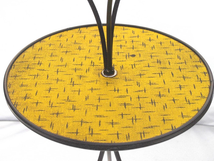 midcentury beistelltisch gelb metall 50er-Jahre 60er-Jahre antik