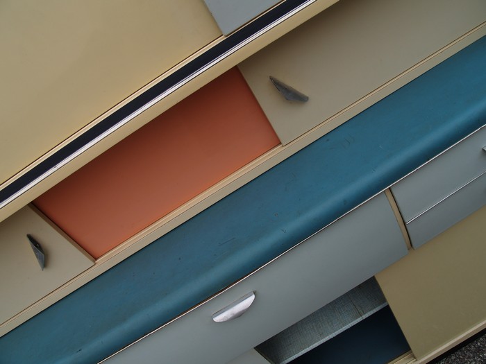 Küchenschrank creme antik Vintage 40er- 50er-jahre Küchenmöbel Midcentury pastell