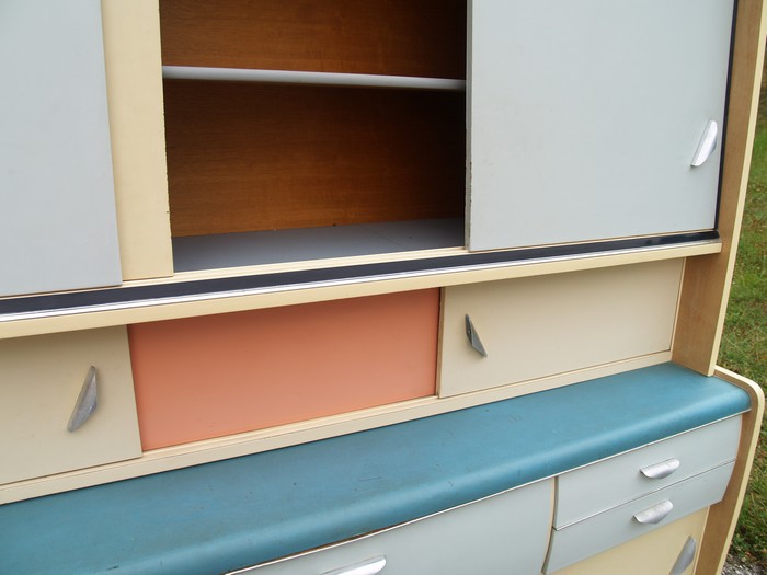 Küchenschrank creme antik Vintage 40er- 50er-jahre Küchenmöbel Midcentury pastell