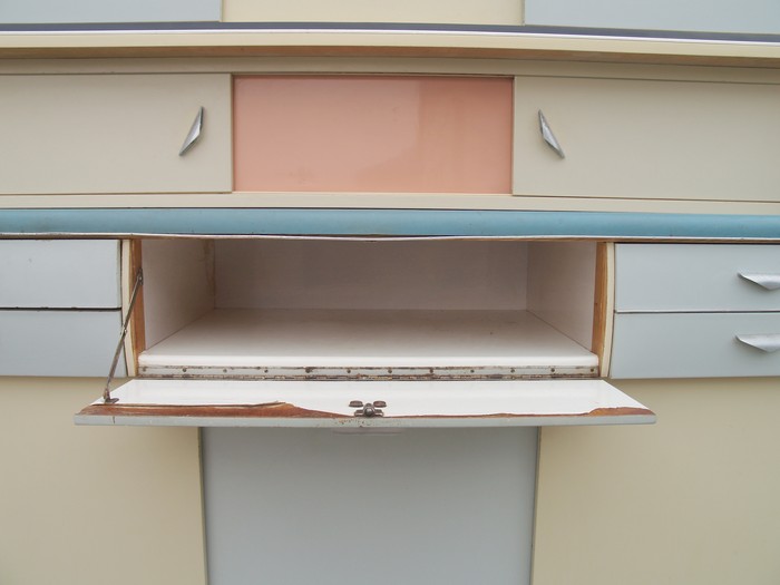 Küchenschrank creme antik Vintage 40er- 50er-jahre Küchenmöbel Midcentury pastell