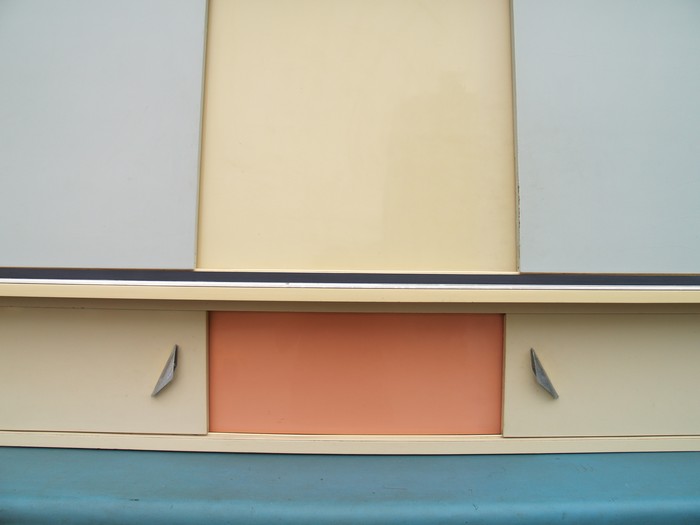 Küchenschrank creme antik Vintage 40er- 50er-jahre Küchenmöbel Midcentury pastell