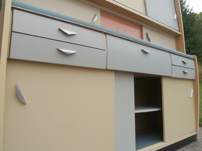Küchenschrank creme antik Vintage 40er- 50er-jahre Küchenmöbel Midcentury pastell