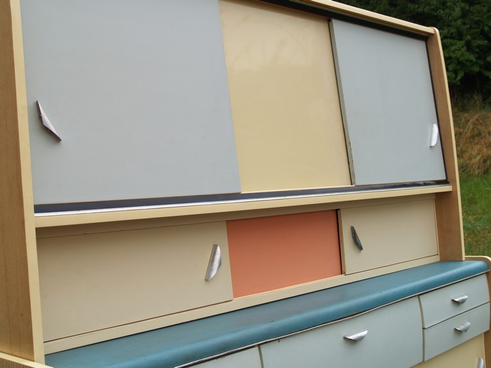 Küchenschrank creme antik Vintage 40er- 50er-jahre Küchenmöbel Midcentury pastell