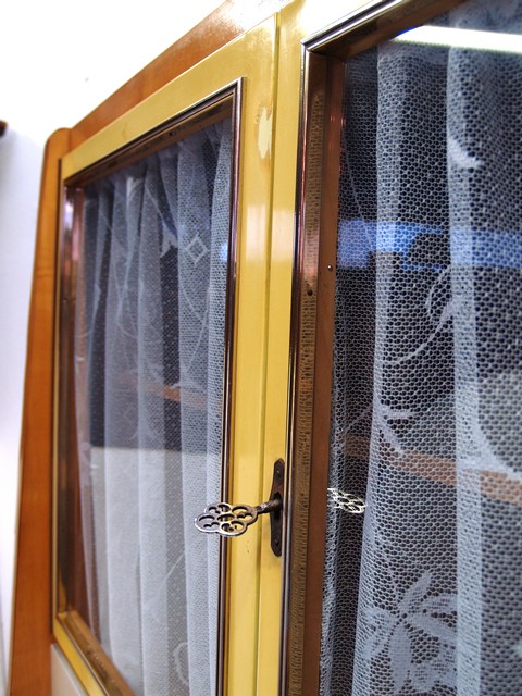 Küchenschrank creme antik Vintage 40er- 50er-jahre Küchenmöbel Midcentury pastell
