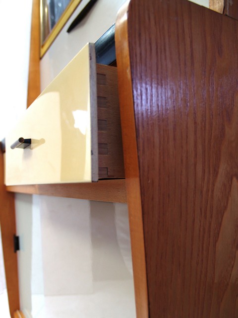 Küchenschrank creme antik Vintage 40er- 50er-jahre Küchenmöbel Midcentury pastell