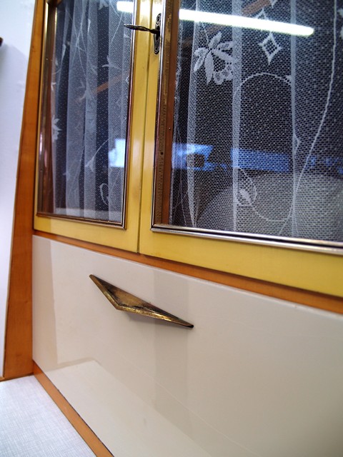 Küchenschrank creme antik Vintage 40er- 50er-jahre Küchenmöbel Midcentury pastell