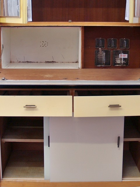 Küchenschrank creme antik Vintage 40er- 50er-jahre Küchenmöbel Midcentury pastell