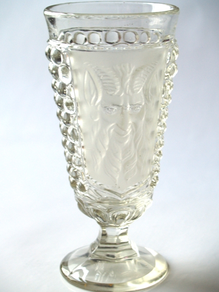 Glas Satyrkopf Warzenglas Noppenglas antik