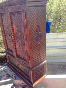 Schrank Kerbschnitzerei antike MÖbel
