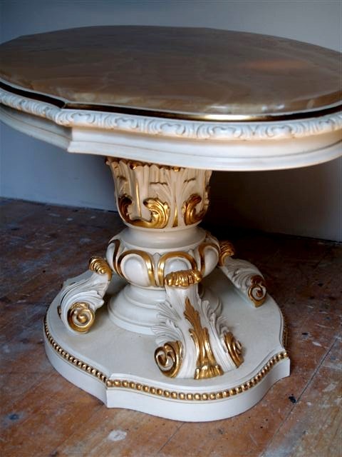 Barock Tisch Holz creme weiß gold Marmorplatte Akanthusblätter Bullauge kartuschen beschnitzt Antiquität