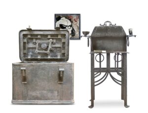 Antike Truhen Eisentruhen Geldkassa Safe Schmiedeeisen Antiquitäten