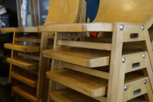 Roland Rainer Stadthalle Sessel Stuhl Mid Century Wissenswert kaufen restaurierung Original innsbruck wien pollak globus thonet