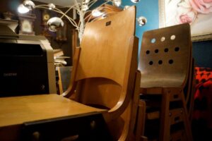 Roland Rainer Stadthalle Sessel Stuhl Mid Century Wissenswert kaufen restaurierung Original innsbruck wien pollak globus thonet