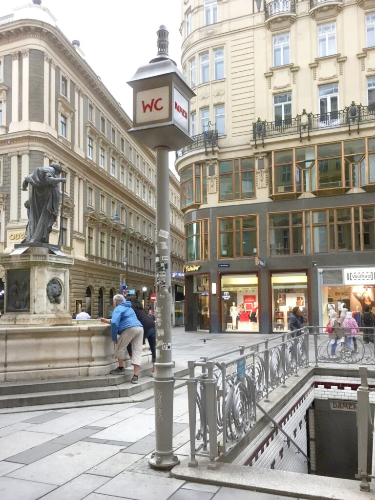 Jugendstil 7 jugendstil wc graben wien 1