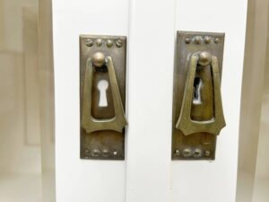 jugendstil Schrankbeschläge antik Messing massiv