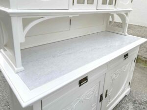 Antiker Schrank Marmorplatte weiß