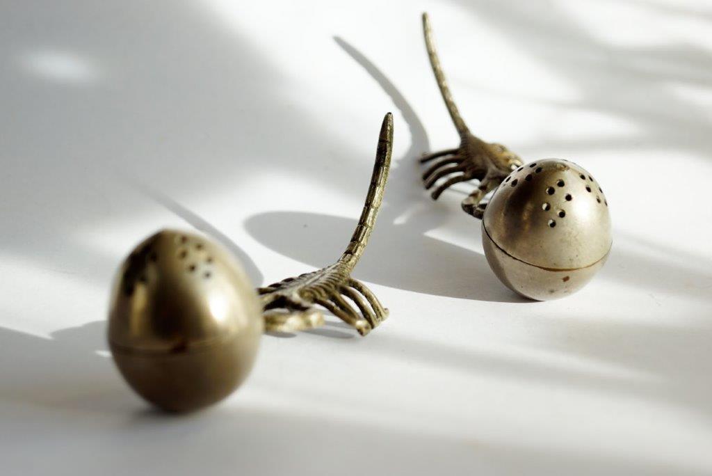 antiker Streuer Salz pfeffer gewürze teeei Detail Metall Teesieb tee-ei silber