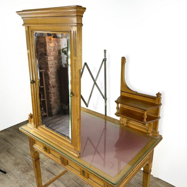 Interior-Trend: Warum echte Patina Antiquitäten zur sichersten Wertanlage macht 17 Frisiertisch antiker Schminktisch Gründerzeit Regal Sekretär mit Spiegel Pantograph Halterung Antiker Spiegelaufsatz der k.u.k. Hof-Möbelfabrik Ludwig Schmitt Originalzustand Patina