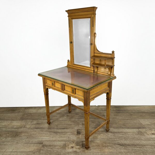 Interior-Trend: Warum echte Patina Antiquitäten zur sichersten Wertanlage macht 31 Frisiertisch antiker Schminktisch Gründerzeit Regal Sekretär mit Spiegel Pantograph Halterung Antiker Spiegelaufsatz der k.u.k. Hof-Möbelfabrik Ludwig Schmitt Originalzustand Patina