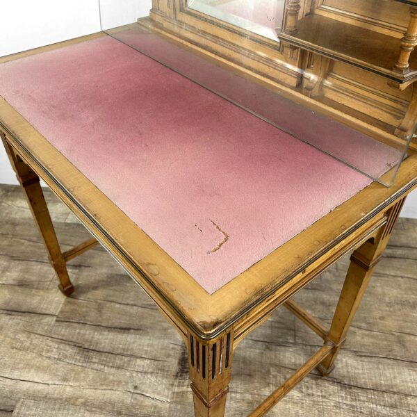 Interior-Trend: Warum echte Patina Antiquitäten zur sichersten Wertanlage macht 21 Frisiertisch antiker Schminktisch Gründerzeit Regal Sekretär mit Spiegel Pantograph Halterung Antiker Spiegelaufsatz der k.u.k. Hof-Möbelfabrik Ludwig Schmitt Originalzustand Patina