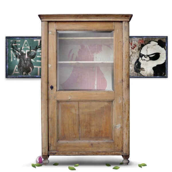 Interior-Trend: Warum echte Patina Antiquitäten zur sichersten Wertanlage macht 38 Biedermeier Antiquitäten Patina Wertanlage Vintage Schrank Lived-in-Luxury Heritage Style